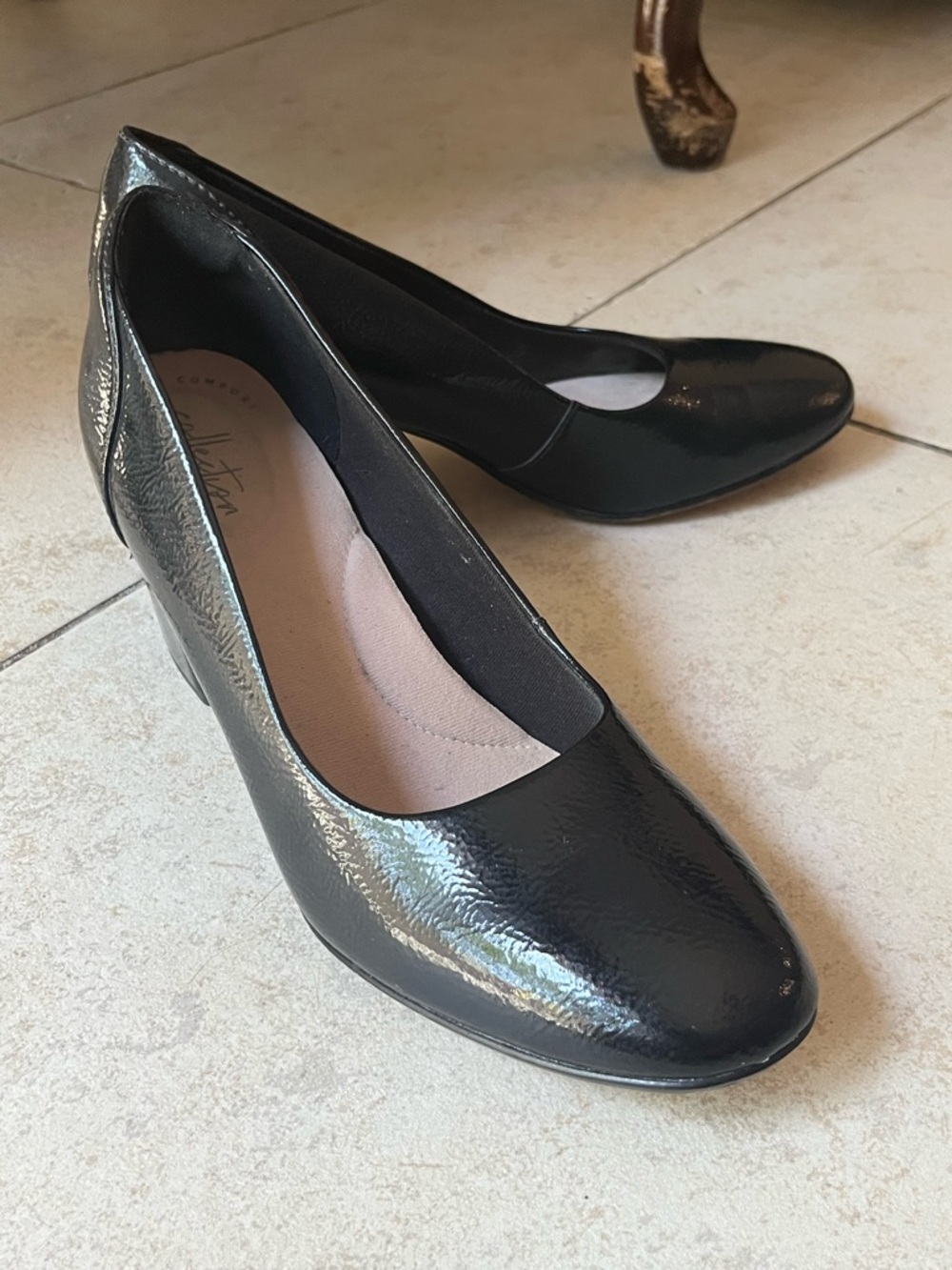 Classic Black Women's Block Heel Pumps Size 9 Black patten - Picture 3 of 11